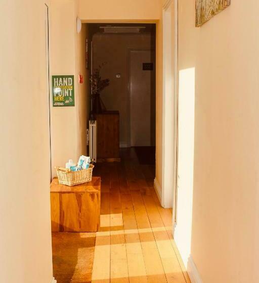 فندق صغير The Ham And Cheese