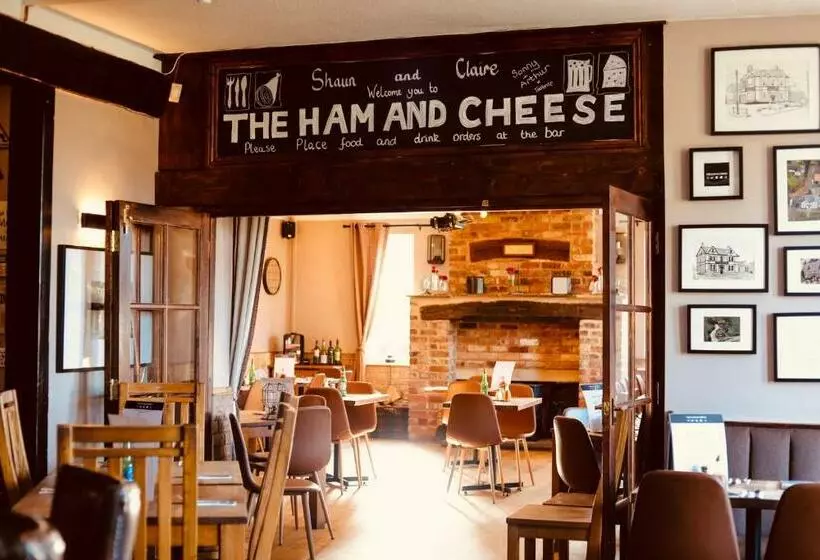 Retkeilymaja The Ham And Cheese