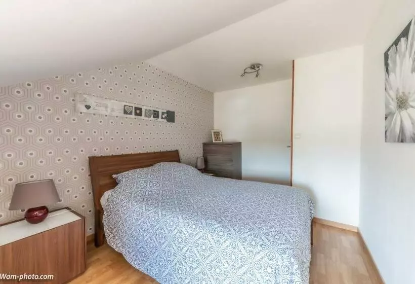 Aamiaismajoitus (B&B) Chambre D Hôtes De La Fontagrille