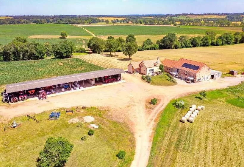 Aamiaismajoitus (B&B) Chambre D Hôtes De La Fontagrille