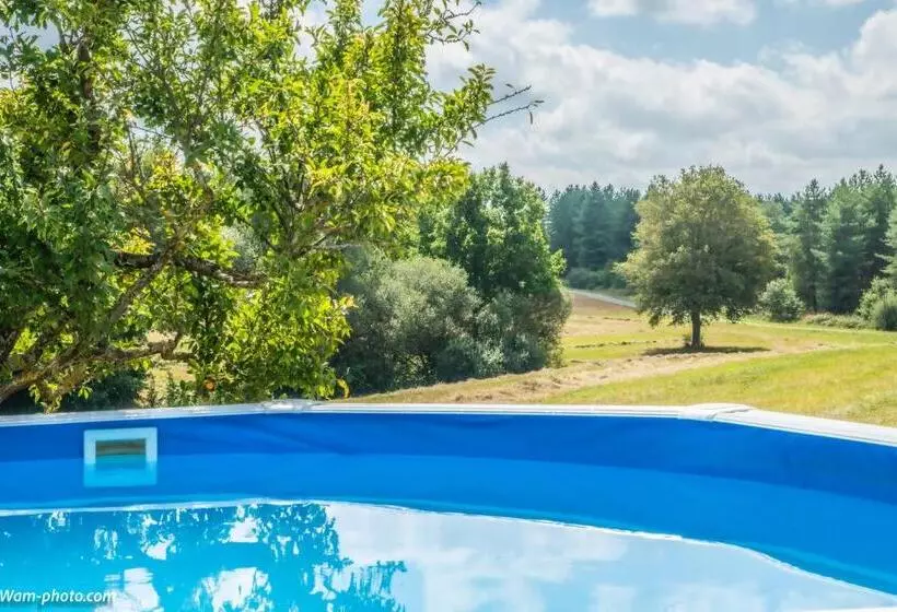 Aamiaismajoitus (B&B) Chambre D Hôtes De La Fontagrille