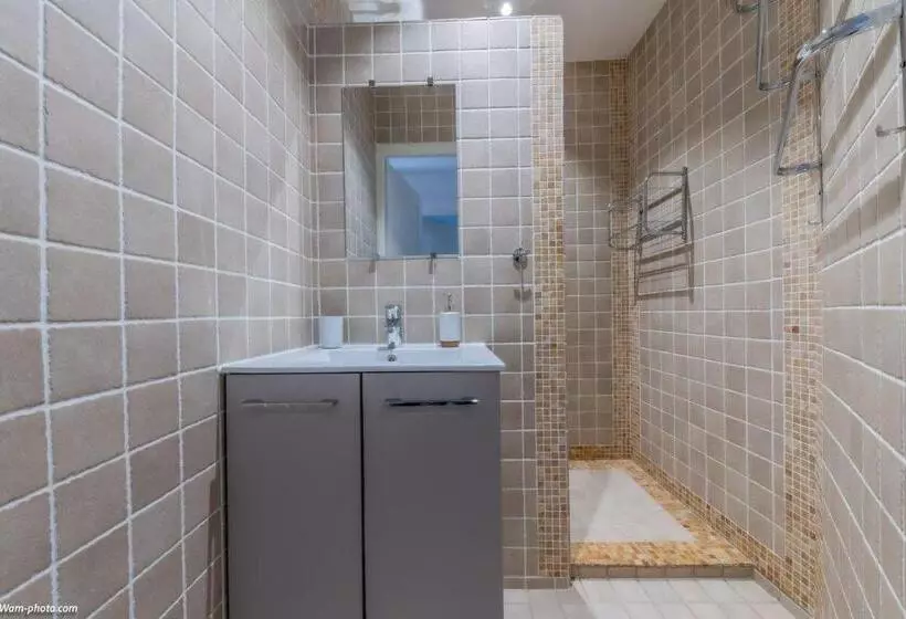 Aamiaismajoitus (B&B) Chambre D Hôtes De La Fontagrille