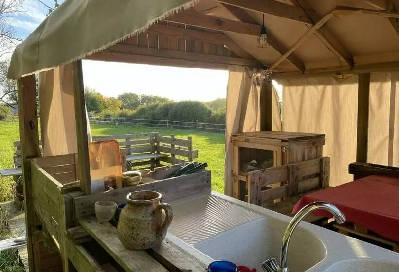 Aamiaismajoitus (B&B) Chambre D Hôtes De Paille Et D Argile