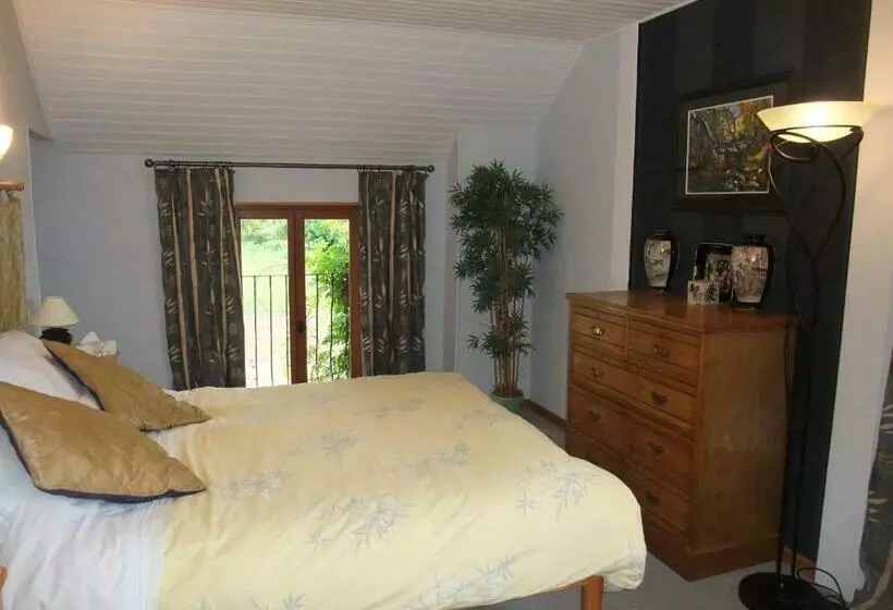Aamiaismajoitus (B&B) Chambres D Hôtes La Loge Sagrolle