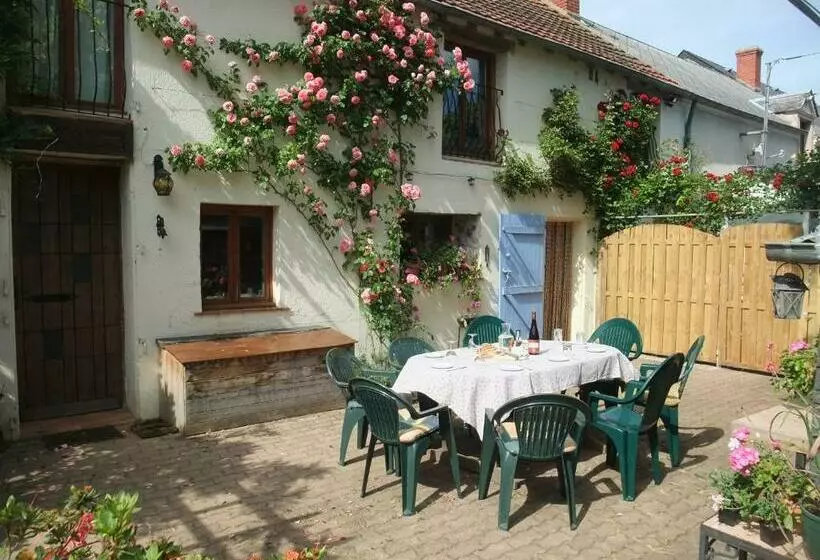 Aamiaismajoitus (B&B) Chambres D Hôtes La Loge Sagrolle