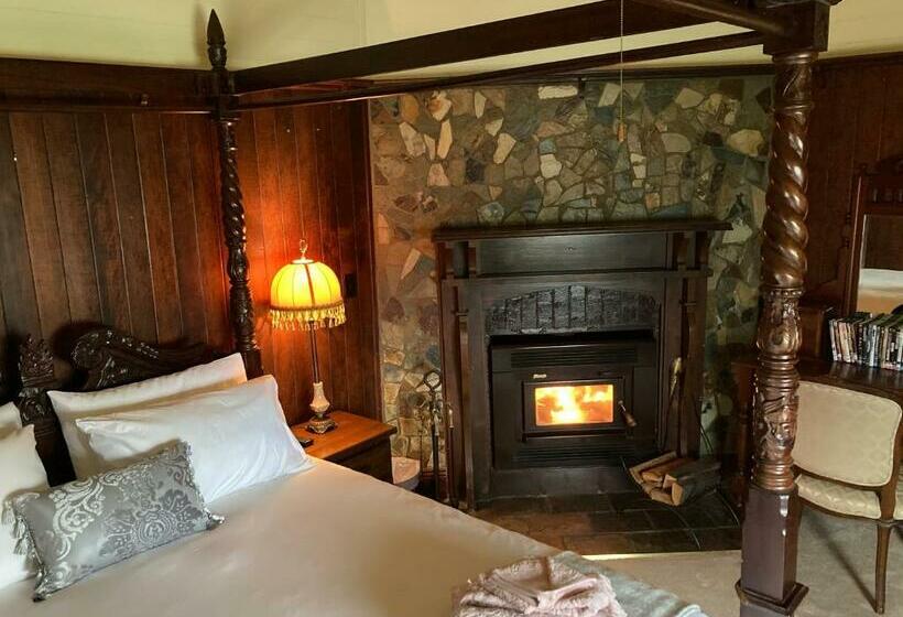 مبيت وإفطار Holed Up At The Bank