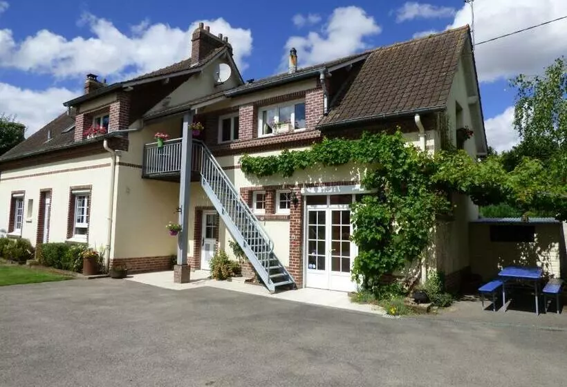 ベッドアンドブレックファースト La Fontainoise