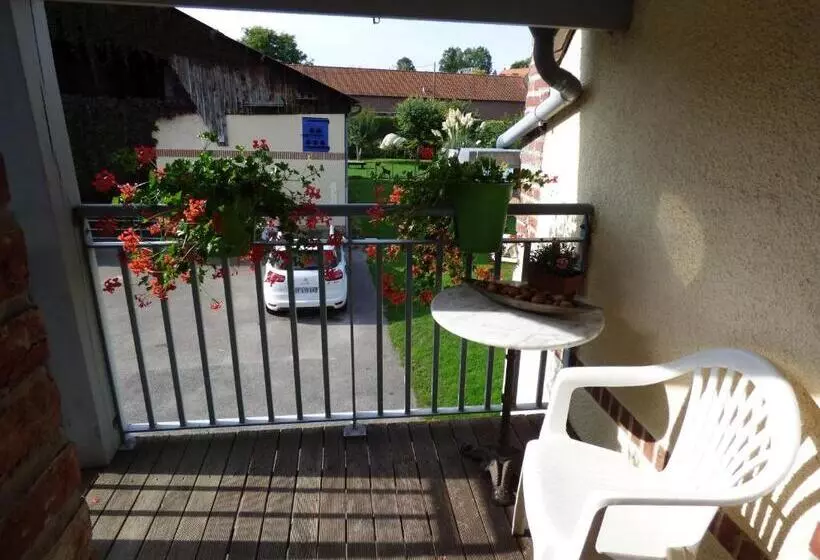 ベッドアンドブレックファースト La Fontainoise