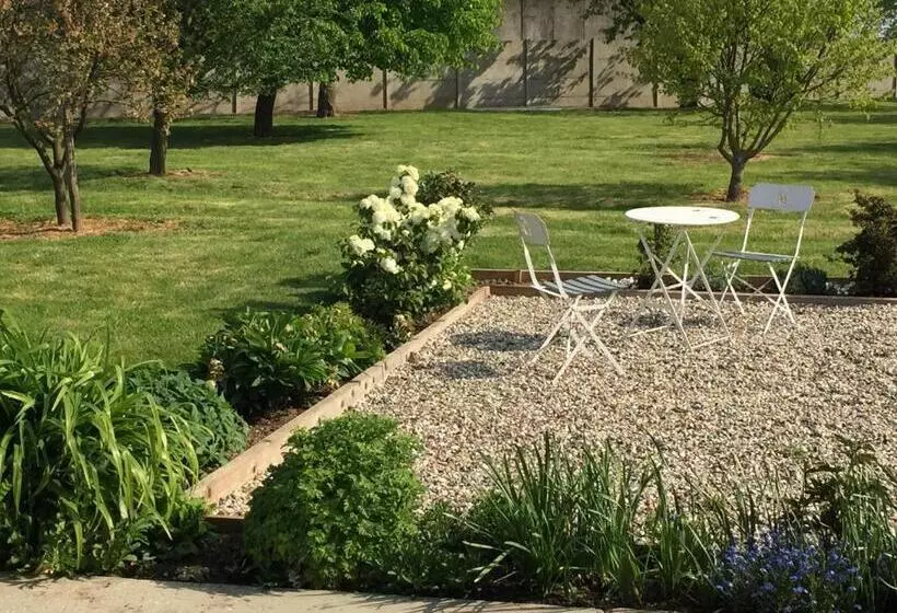 ベッドアンドブレックファースト Les Chambres De Paule