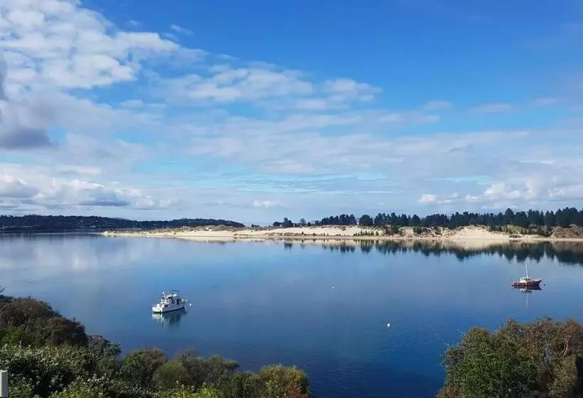 Aamiaismajoitus (B&B) Lewi Waters