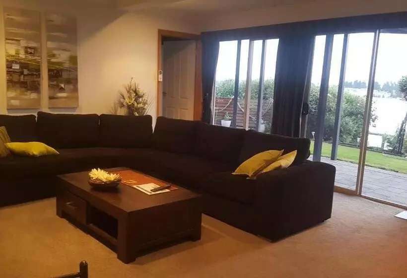 Aamiaismajoitus (B&B) Lewi Waters