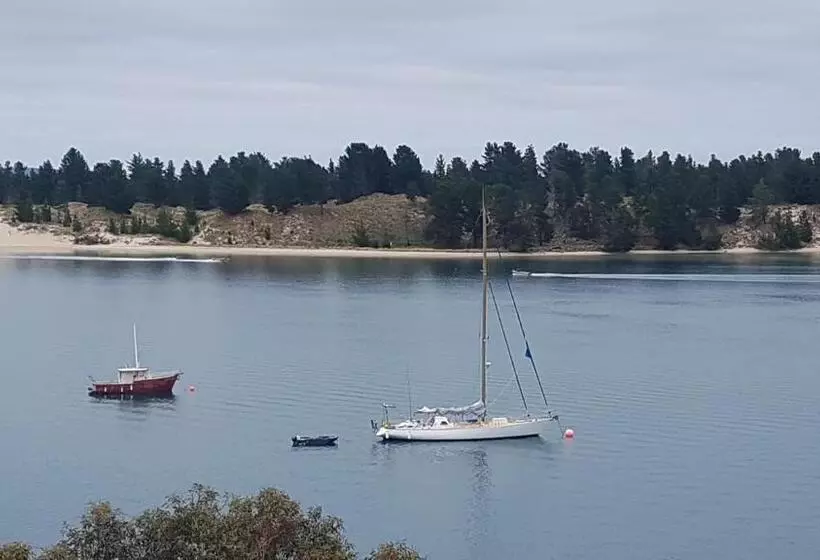 Aamiaismajoitus (B&B) Lewi Waters