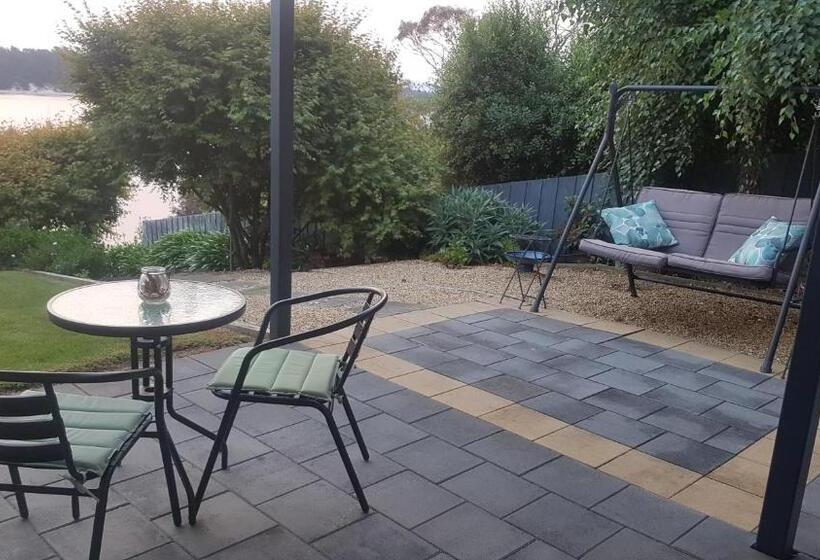 مبيت وإفطار Lewi Waters