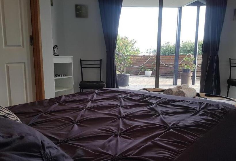 مبيت وإفطار Lewi Waters