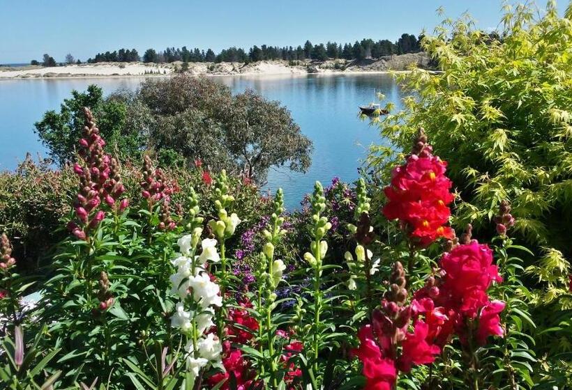 مبيت وإفطار Lewi Waters