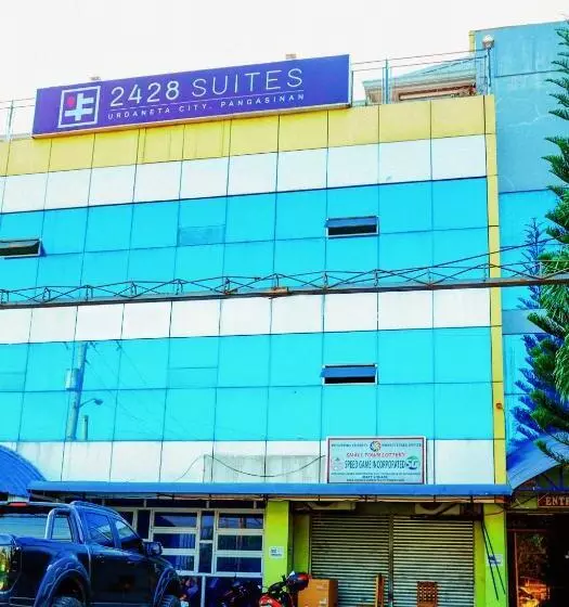 ホテル 2428 Suites