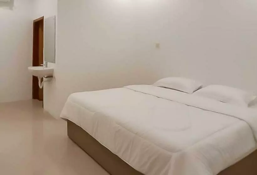 ホテル Reddoorz Near Pantai Madasari Pangandaran