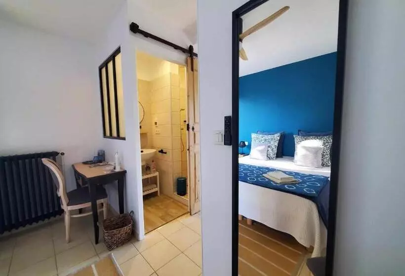 ペンション La Fontaine Au Loup