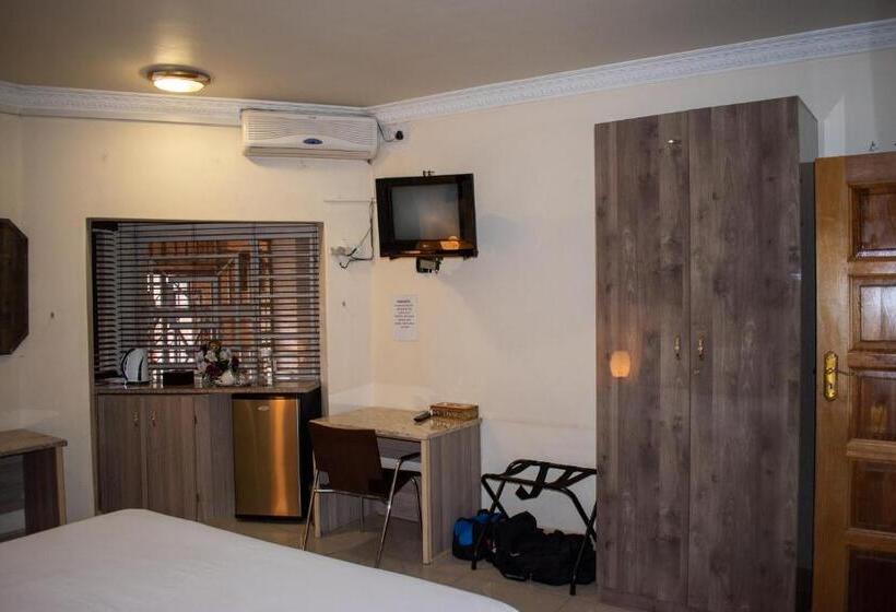 پانسیون Lenasia Guest Lodge