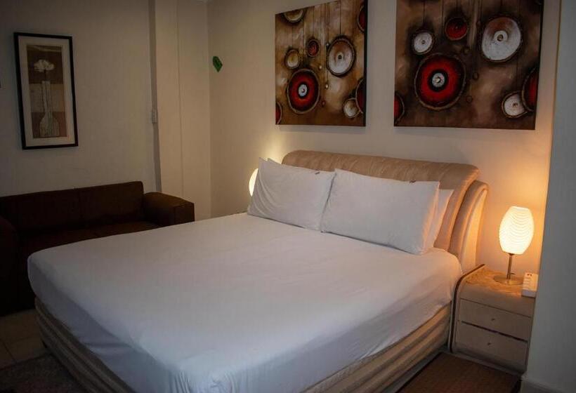 پانسیون Lenasia Guest Lodge