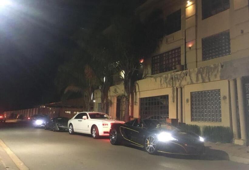 پانسیون Lenasia Guest Lodge