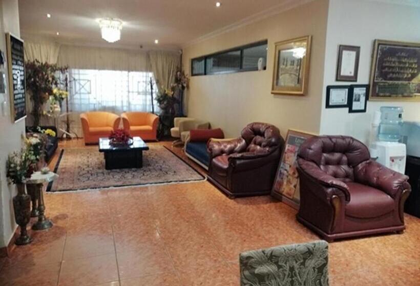 پانسیون Lenasia Guest Lodge