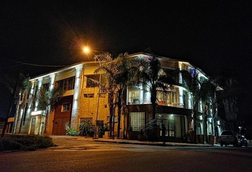 پانسیون Lenasia Guest Lodge