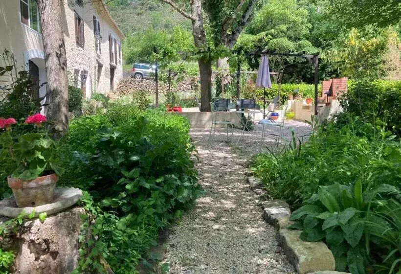 Majatalo Les Deux Chevaux Chambres D’hôtes