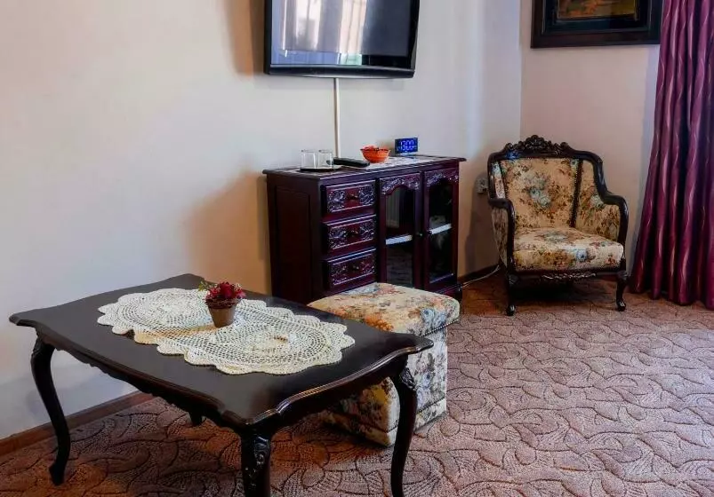 Majatalo Penzión Pod Hradom Gelnica