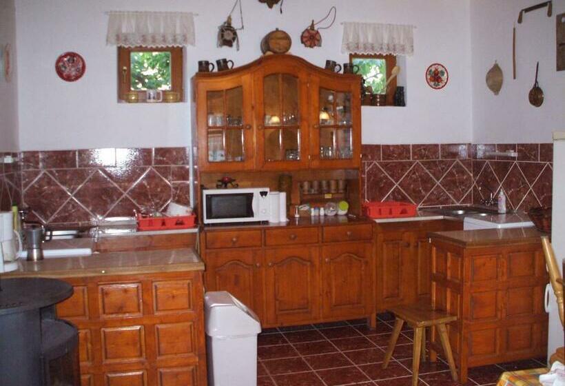 펜션 Simai Vendégház