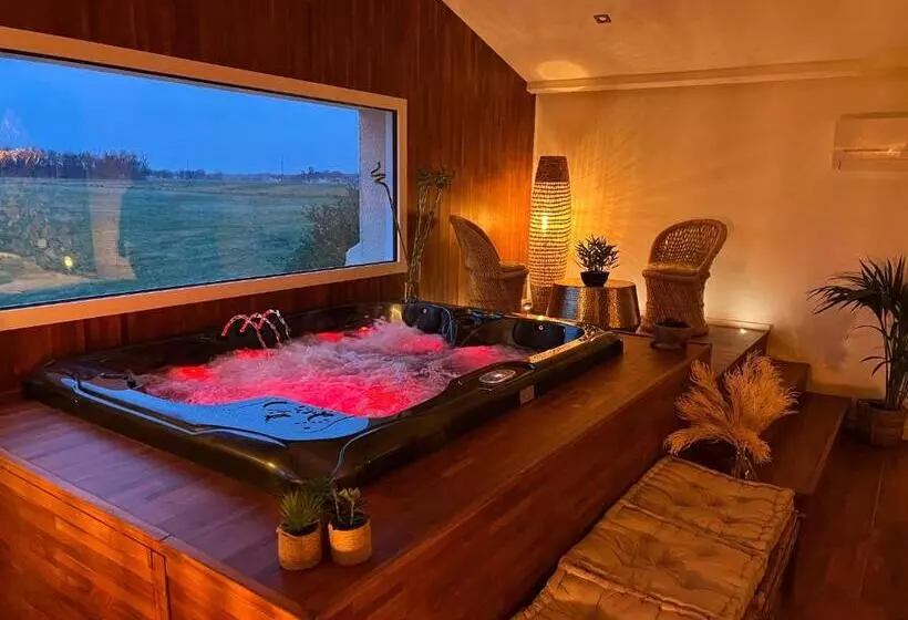 ベッドアンドブレックファースト La Belle Marcelle   Chambre D Hôtes Avec Jacuzzi