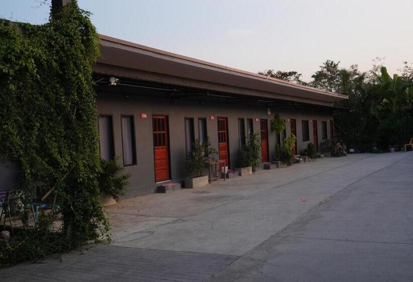 酒店 กรณวรรณ รีสอร์ท