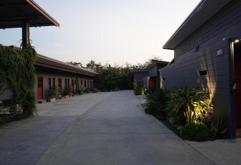 酒店 กรณวรรณ รีสอร์ท