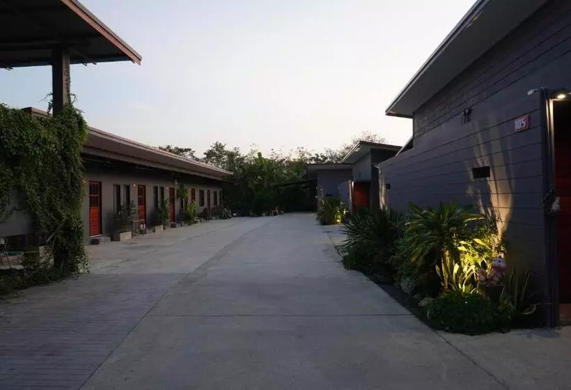 ホテル กรณวรรณ รีสอร์ท