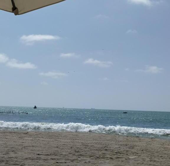 Pension Hospedaje Las Brisas De Zorritos