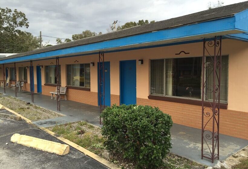 Cadillac Motel Fanning Springs