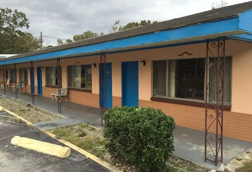 Cadillac Motel Fanning Springs