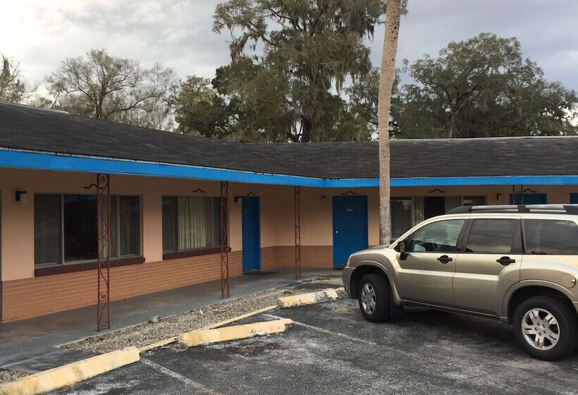 Cadillac Motel Fanning Springs