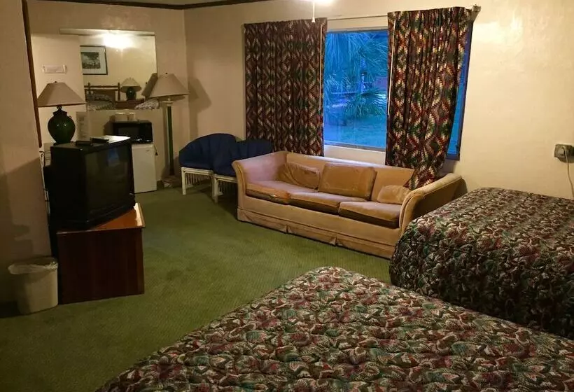 Cadillac Motel Fanning Springs