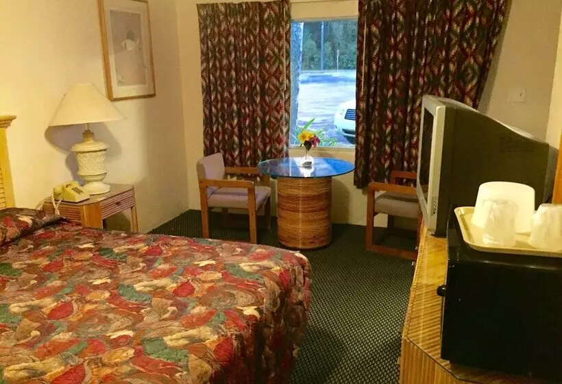 Cadillac Motel Fanning Springs