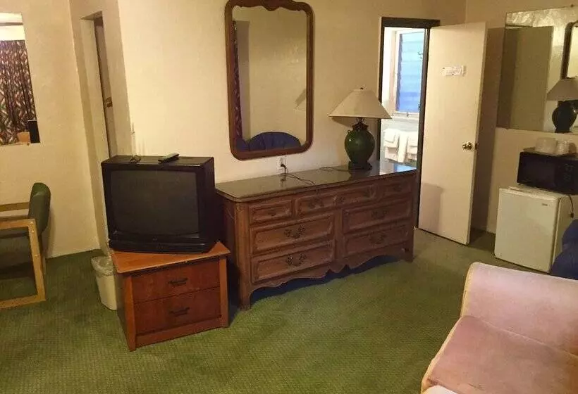 Cadillac Motel Fanning Springs