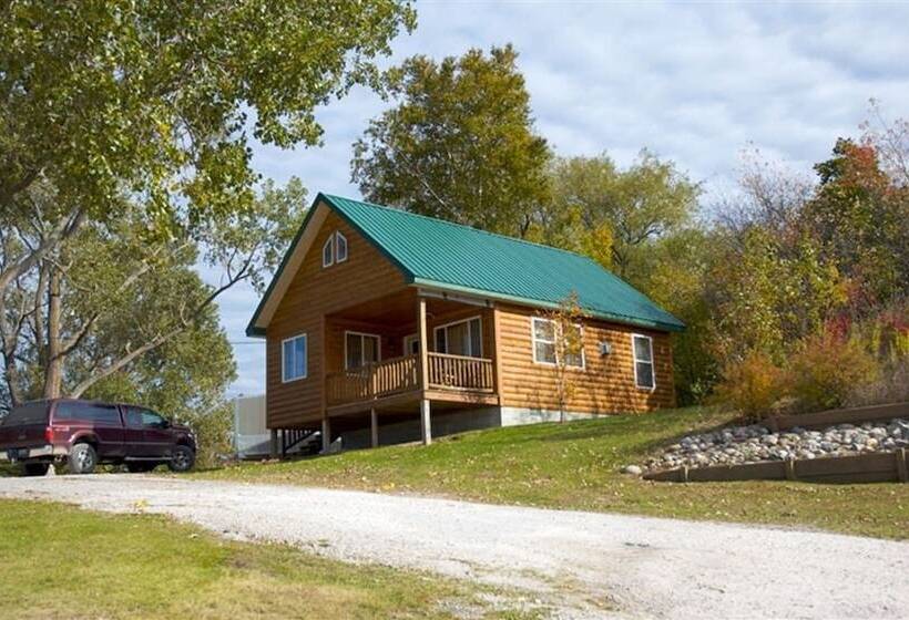 Hilltop Cabins And Motel