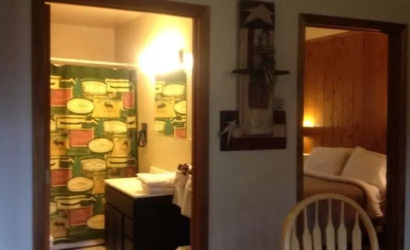 Hilltop Cabins And Motel