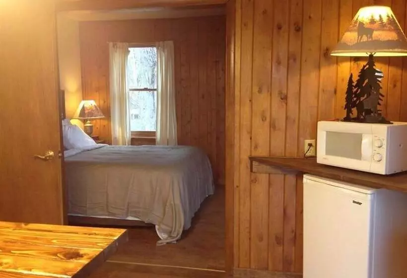 Hilltop Cabins And Motel