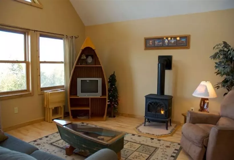 Hilltop Cabins And Motel