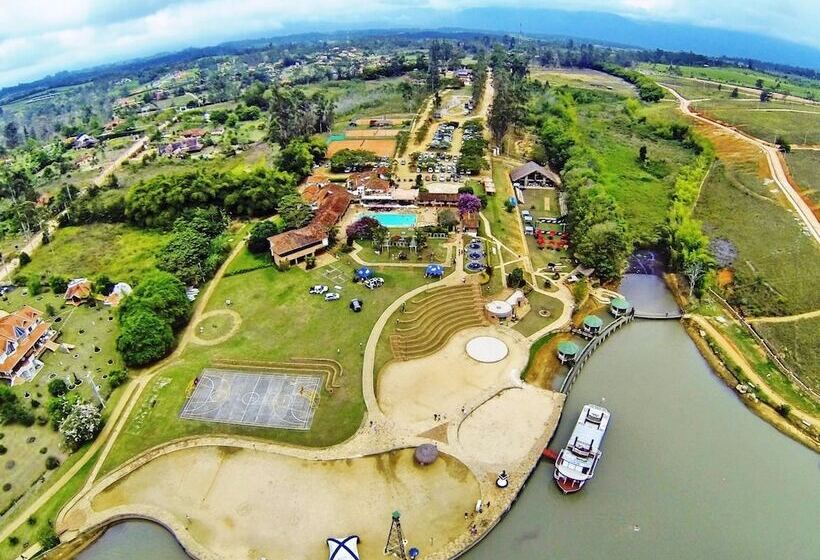 هتل Club Nautico Acuarela