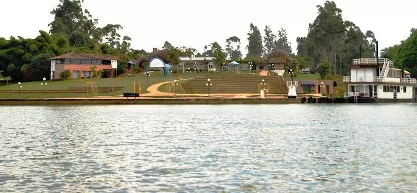 Hotelli Club Nautico Acuarela