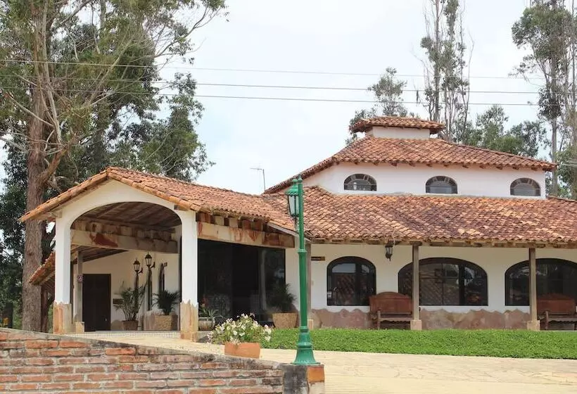 Hotelli Club Nautico Acuarela