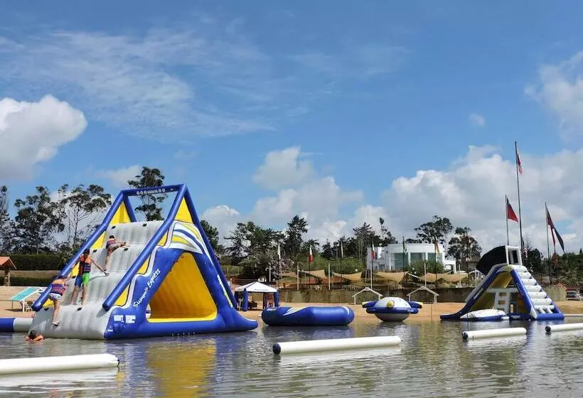 Hotelli Club Nautico Acuarela