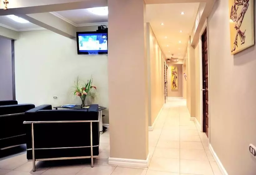 هتل Culture Crossroads Inn